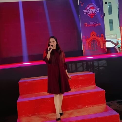 Anchor Shivani Gusain