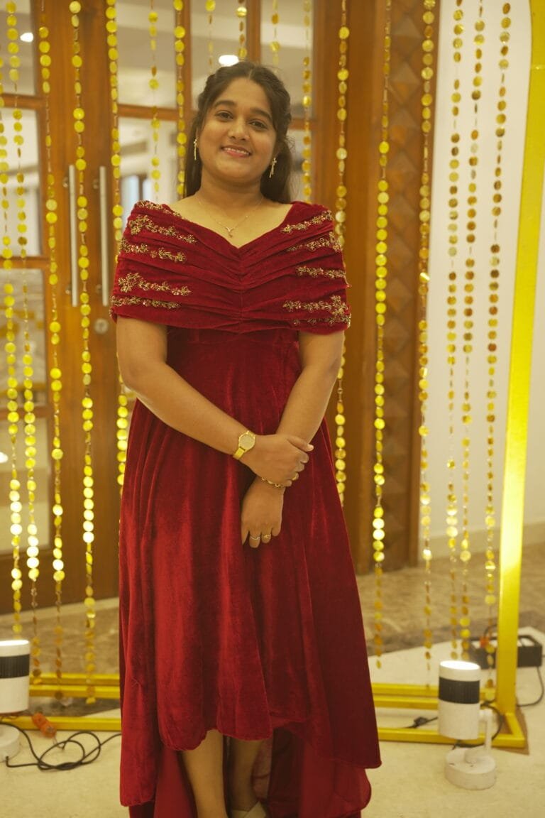 Read more about the article Emcee Akshaya